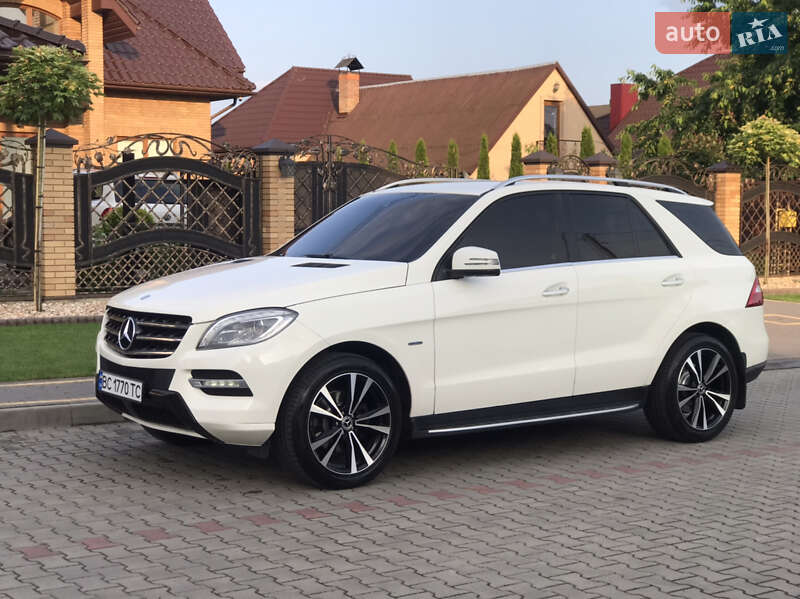 Позашляховик / Кросовер Mercedes-Benz M-Class 2012 в Луцьку