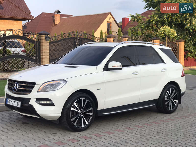 Позашляховик / Кросовер Mercedes-Benz M-Class 2012 в Луцьку