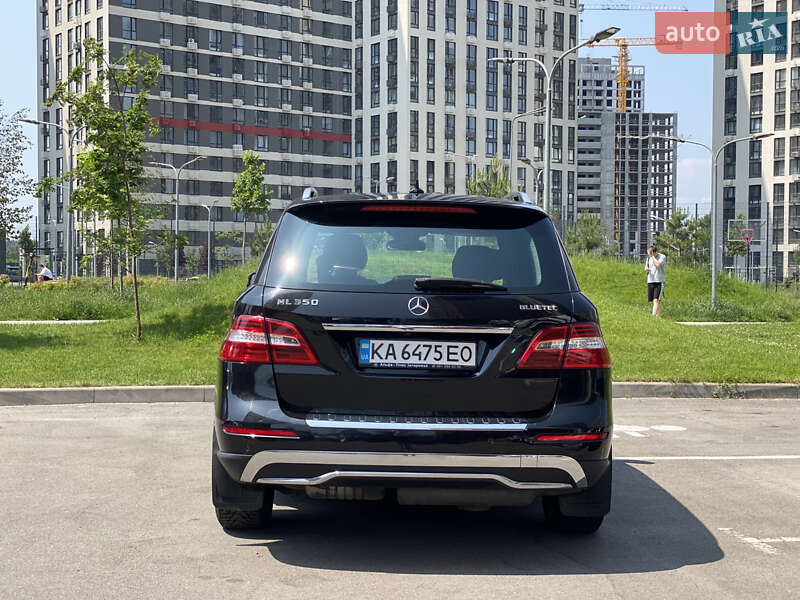 Позашляховик / Кросовер Mercedes-Benz M-Class 2011 в Києві