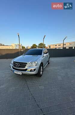 Позашляховик / Кросовер Mercedes-Benz M-Class 2010 в Харкові
