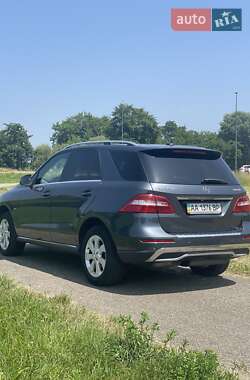 Внедорожник / Кроссовер Mercedes-Benz M-Class 2011 в 
