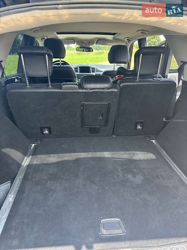 Внедорожник / Кроссовер Mercedes-Benz M-Class 2011 в Киеве
