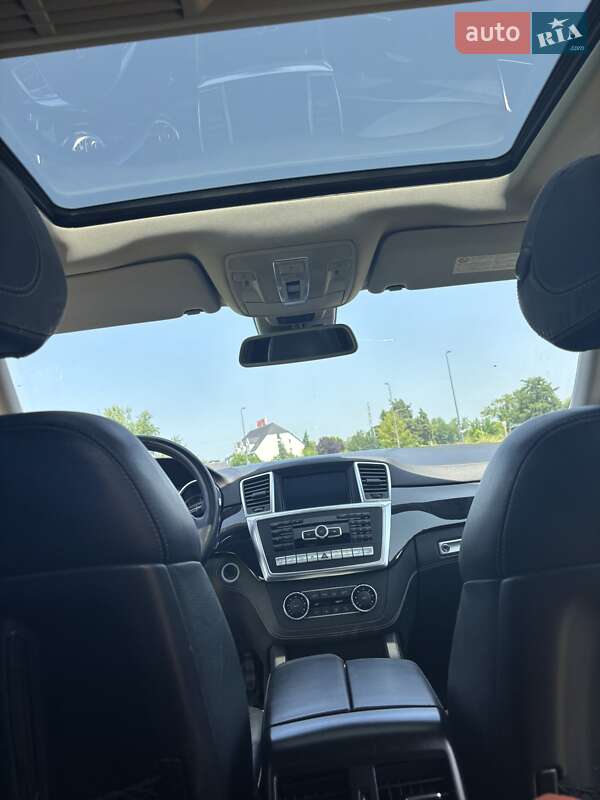 Внедорожник / Кроссовер Mercedes-Benz M-Class 2011 в Киеве