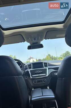 Внедорожник / Кроссовер Mercedes-Benz M-Class 2011 в 