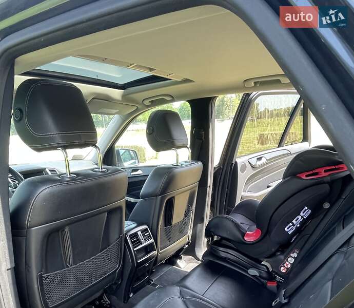 Внедорожник / Кроссовер Mercedes-Benz M-Class 2011 в Киеве