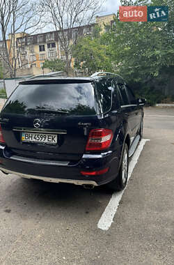 Внедорожник / Кроссовер Mercedes-Benz M-Class 2010 в 