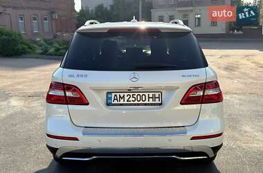 Внедорожник / Кроссовер Mercedes-Benz M-Class 2012 в 