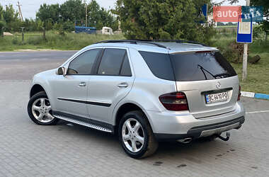 Внедорожник / Кроссовер Mercedes-Benz M-Class 2005 в 