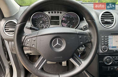 Внедорожник / Кроссовер Mercedes-Benz M-Class 2005 в 
