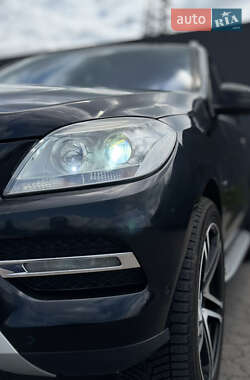 Внедорожник / Кроссовер Mercedes-Benz M-Class 2012 в 