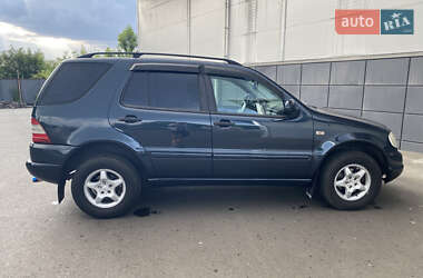 Внедорожник / Кроссовер Mercedes-Benz M-Class 1999 в 