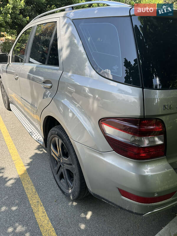Внедорожник / Кроссовер Mercedes-Benz M-Class 2009 в Киеве фото 5 Внедорожник / Кроссовер Mercedes-Benz M-Class 2009 в Киеве