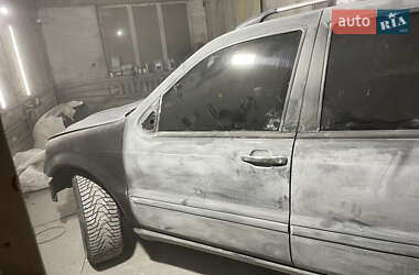 Внедорожник / Кроссовер Mercedes-Benz M-Class 2005 в 