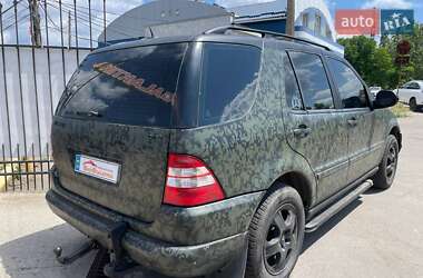 Внедорожник / Кроссовер Mercedes-Benz M-Class 2000 в 