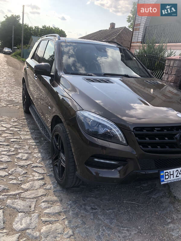Mercedes-Benz M-Class 2012