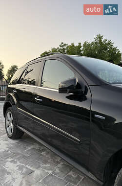 Внедорожник / Кроссовер Mercedes-Benz M-Class 2011 в 