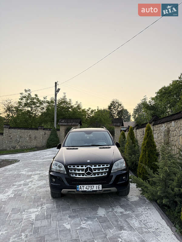 Внедорожник / Кроссовер Mercedes-Benz M-Class 2011 в Снятине