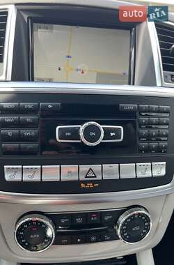 Внедорожник / Кроссовер Mercedes-Benz M-Class 2013 в 