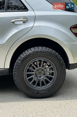 Внедорожник / Кроссовер Mercedes-Benz M-Class 2009 в 
