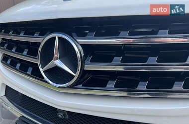 Внедорожник / Кроссовер Mercedes-Benz M-Class 2013 в 