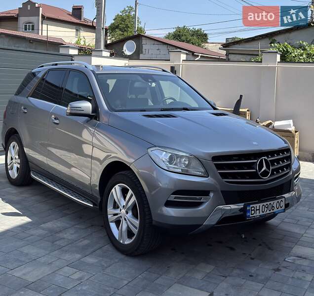 Внедорожник / Кроссовер Mercedes-Benz M-Class 2013 в Одессе