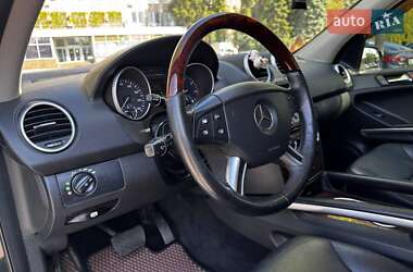 Внедорожник / Кроссовер Mercedes-Benz M-Class 2006 в 