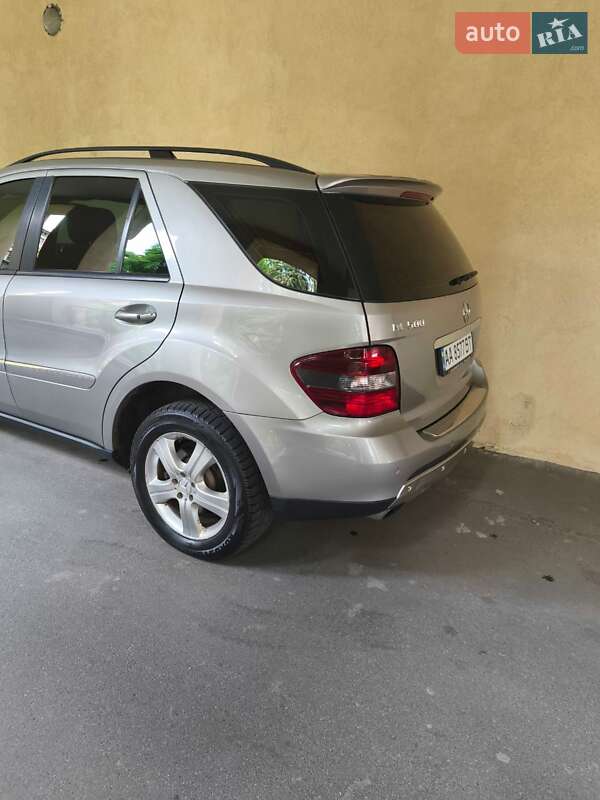 Внедорожник / Кроссовер Mercedes-Benz M-Class 2006 в Киеве