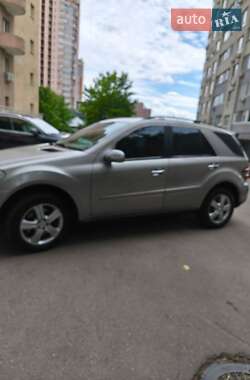 Внедорожник / Кроссовер Mercedes-Benz M-Class 2006 в 