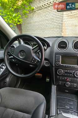 Внедорожник / Кроссовер Mercedes-Benz M-Class 2006 в 