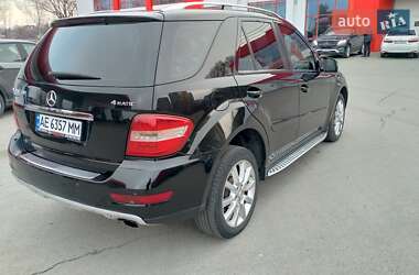 Внедорожник / Кроссовер Mercedes-Benz M-Class 2011 в 
