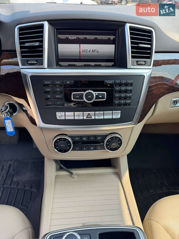 Внедорожник / Кроссовер Mercedes-Benz M-Class 2012 в Черновцах