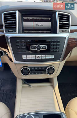Внедорожник / Кроссовер Mercedes-Benz M-Class 2012 в 