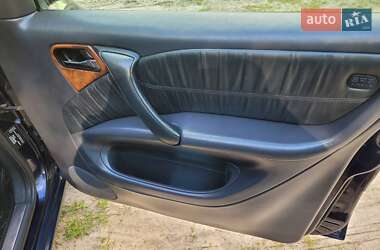 Внедорожник / Кроссовер Mercedes-Benz M-Class 2002 в 