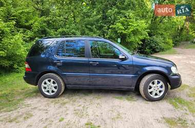 Внедорожник / Кроссовер Mercedes-Benz M-Class 2002 в 