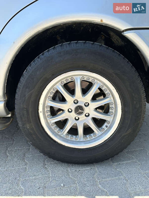 Внедорожник / Кроссовер Mercedes-Benz M-Class 2003 в Черновцах