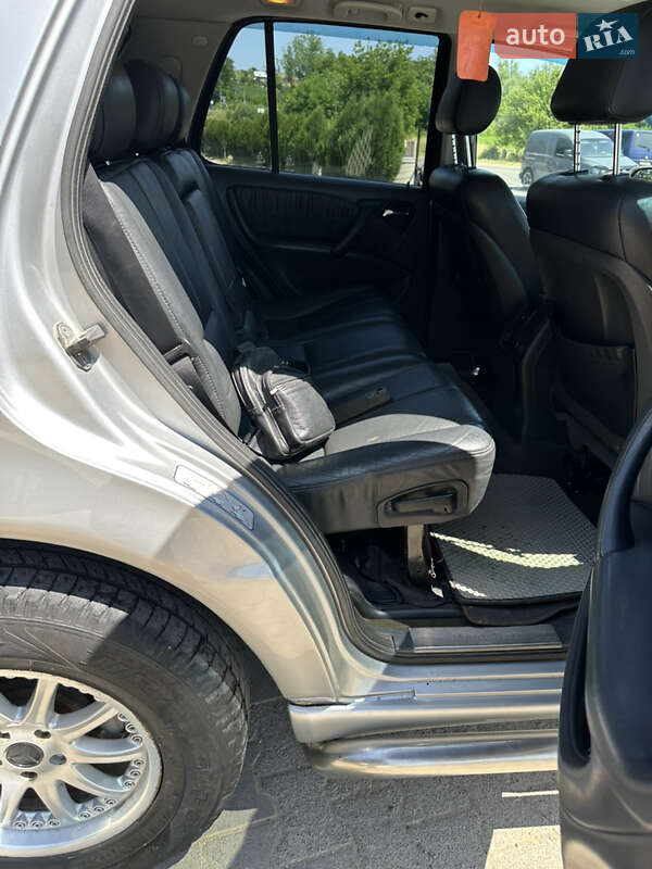 Внедорожник / Кроссовер Mercedes-Benz M-Class 2003 в Черновцах