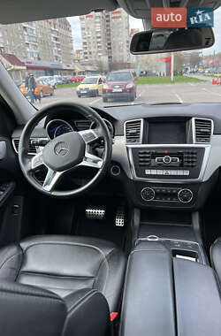 Внедорожник / Кроссовер Mercedes-Benz M-Class 2011 в 