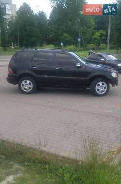 Внедорожник / Кроссовер Mercedes-Benz M-Class 2004 в 