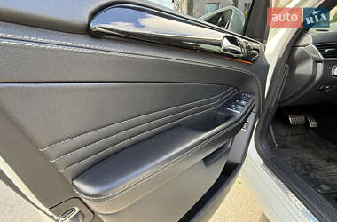 Позашляховик / Кросовер Mercedes-Benz M-Class 2012 в 