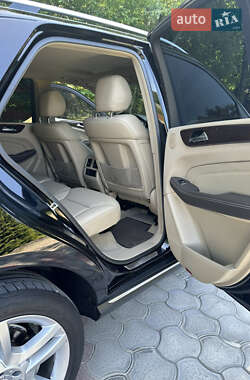 Внедорожник / Кроссовер Mercedes-Benz M-Class 2013 в 