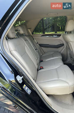Внедорожник / Кроссовер Mercedes-Benz M-Class 2013 в 