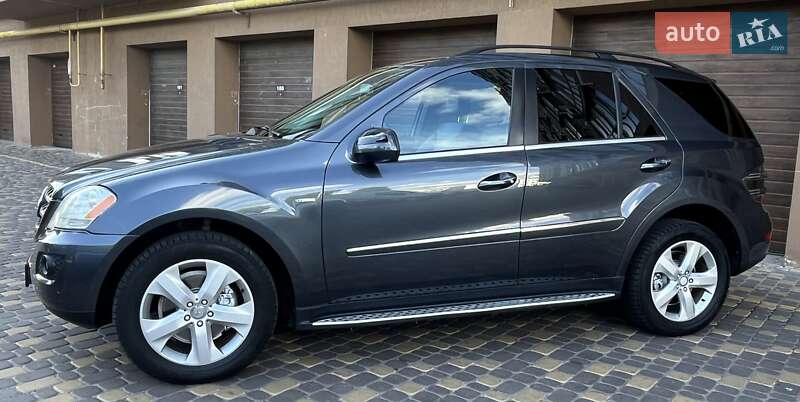 Внедорожник / Кроссовер Mercedes-Benz M-Class 2010 в Виннице