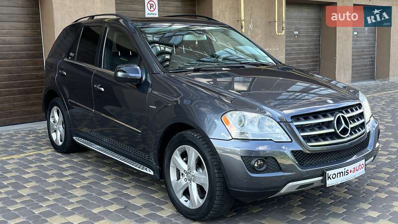 Внедорожник / Кроссовер Mercedes-Benz M-Class 2010 в Виннице