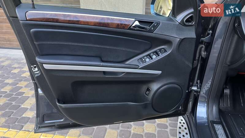 Внедорожник / Кроссовер Mercedes-Benz M-Class 2010 в Виннице