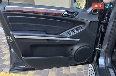Внедорожник / Кроссовер Mercedes-Benz M-Class 2010 в 