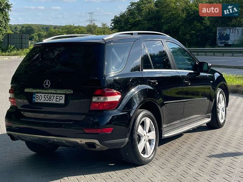 Внедорожник / Кроссовер Mercedes-Benz M-Class 2009 в Тернополе