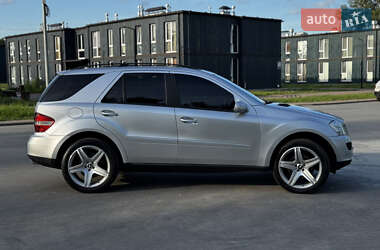Внедорожник / Кроссовер Mercedes-Benz M-Class 2005 в 