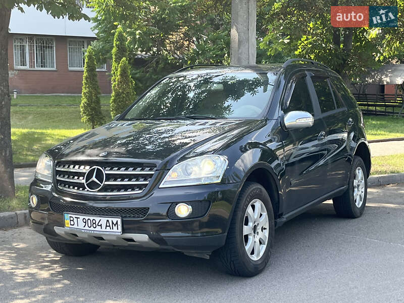Внедорожник / Кроссовер Mercedes-Benz M-Class 2006 в 