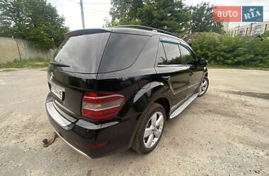 Внедорожник / Кроссовер Mercedes-Benz M-Class 2009 в 