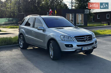 Внедорожник / Кроссовер Mercedes-Benz M-Class 2005 в 